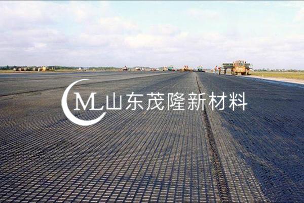 《上河如意湖東區(qū)綜合建設》土工格柵施工